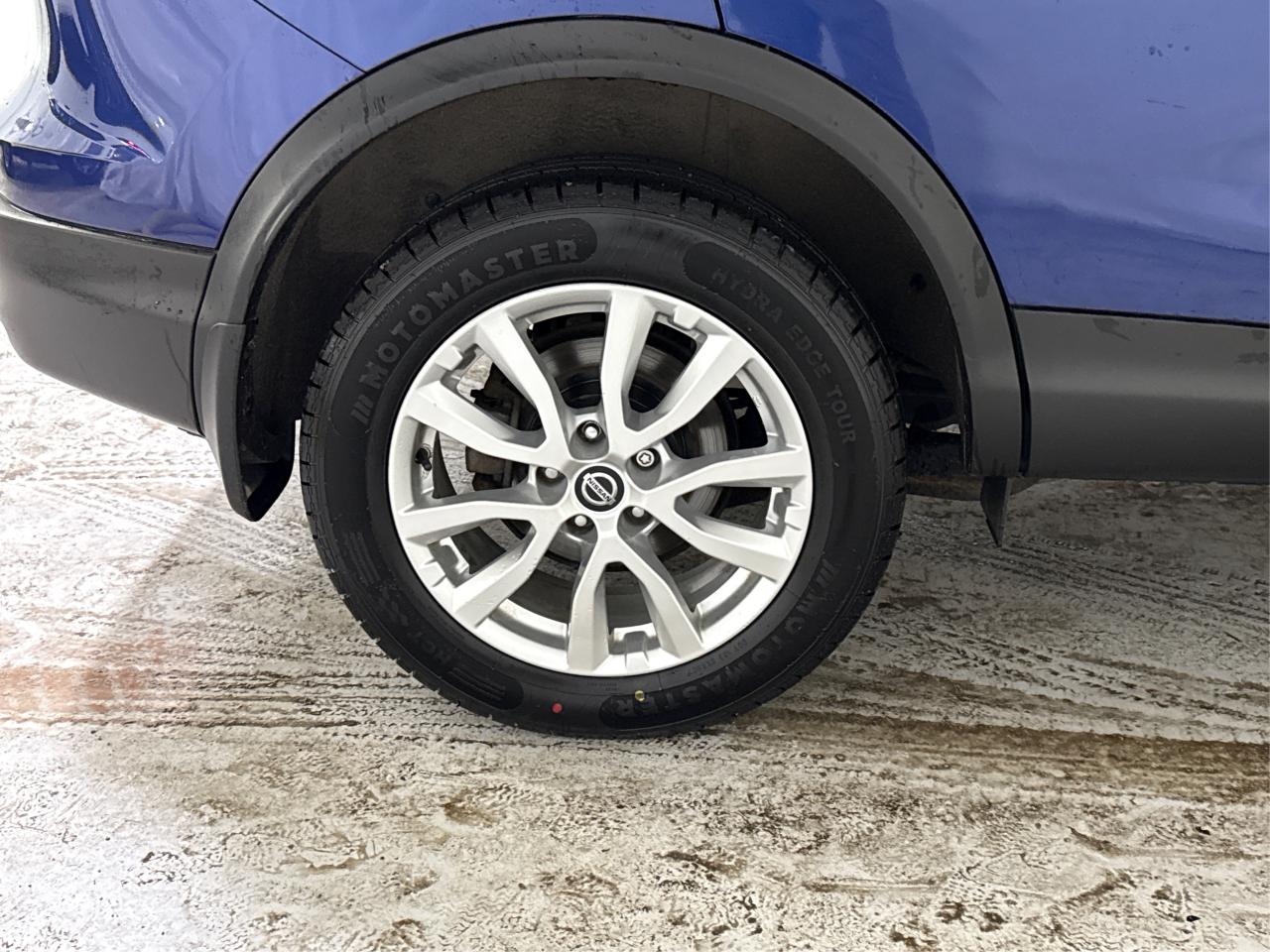 2020 Nissan Qashqai SV SUNROOF HEATD SEAT LOW KM WE FINANCE ALL CREDIT Photo