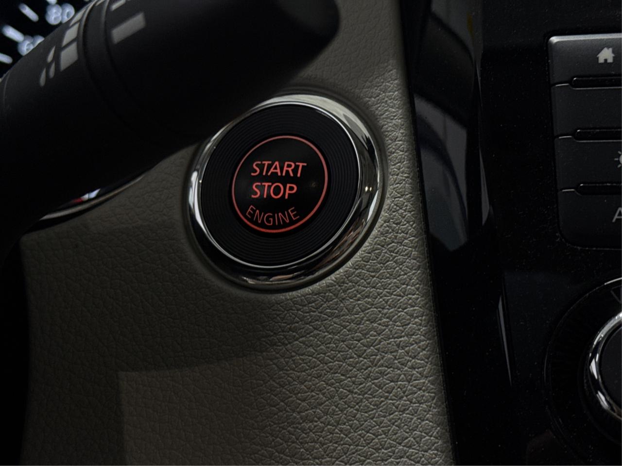 2020 Nissan Qashqai SV SUNROOF HEATD SEAT LOW KM WE FINANCE ALL CREDIT Photo