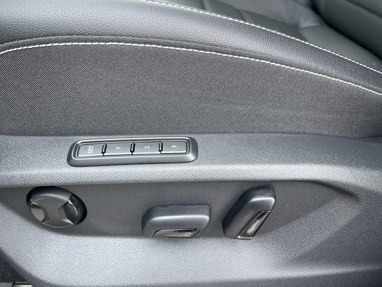 2025 Volkswagen Atlas Highline FREE WINTER TIRE SET  2-YEAR PPM FREE  20 Photo