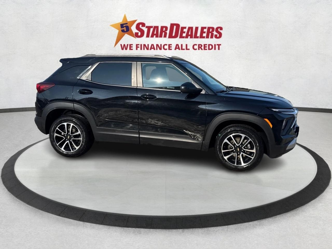 2024 Chevrolet TrailBlazer AWD HEATED SEATS MINT WE FINANCE ALL CREDIT! Photo