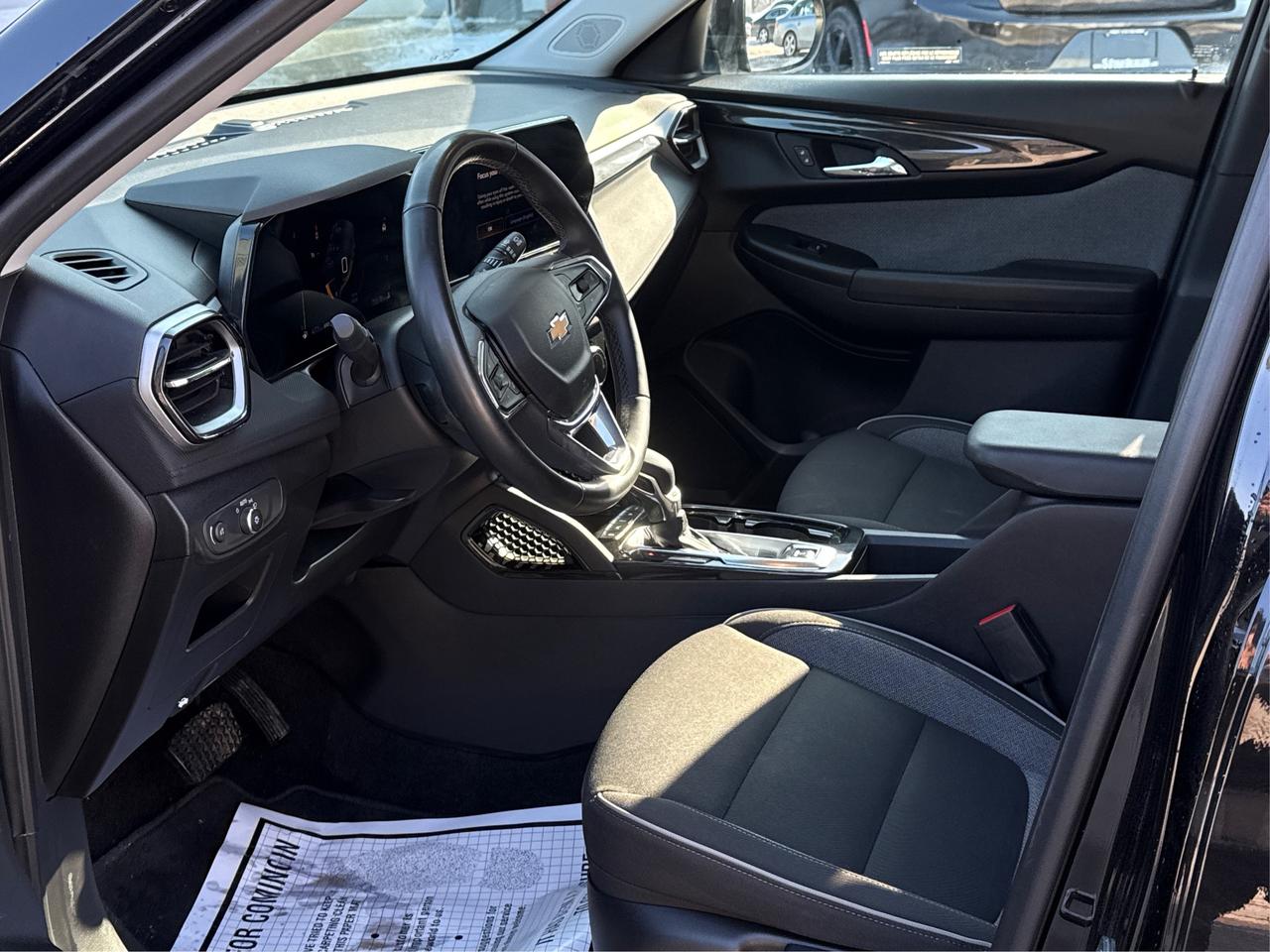 2024 Chevrolet TrailBlazer AWD HEATED SEATS MINT WE FINANCE ALL CREDIT! Photo