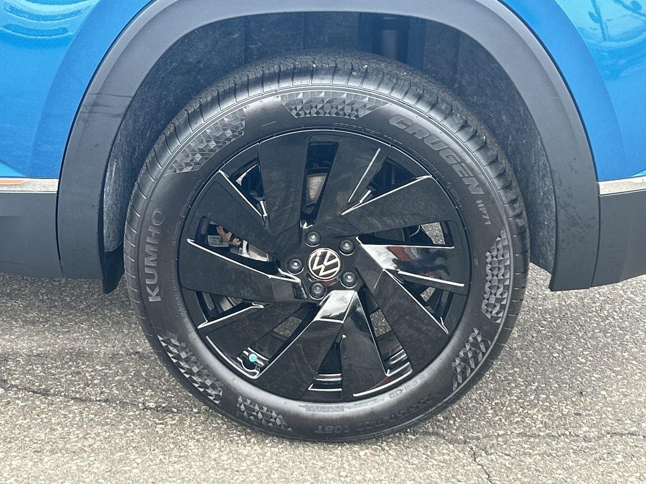 2024 Volkswagen Atlas Cross Sport Highline 2.0 TSI 4MOTION Tow Hitch  Panoramic Roof Photo