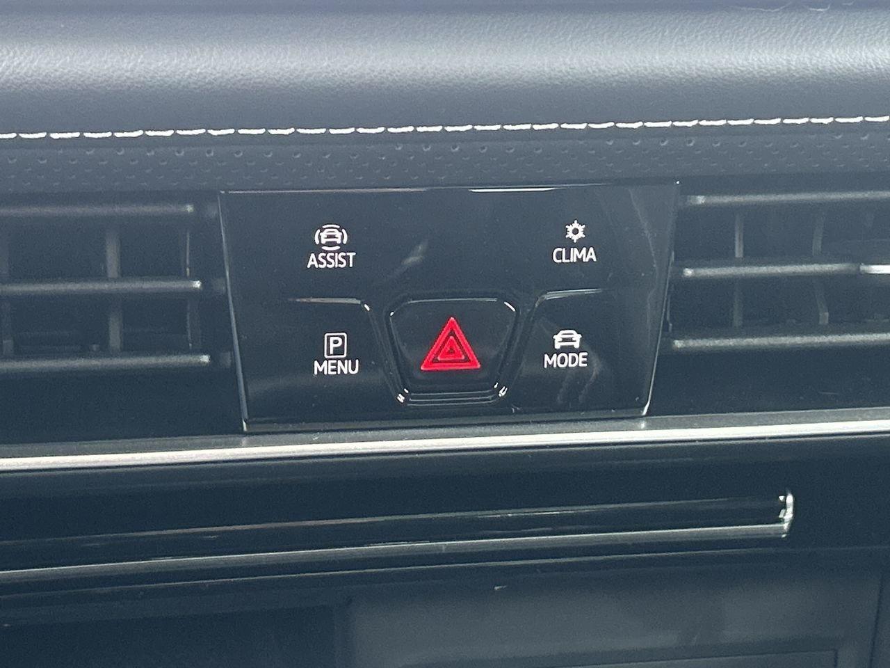 2024 Volkswagen Atlas Cross Sport Highline 2.0 TSI 4MOTION Tow Hitch  Panoramic Roof Photo