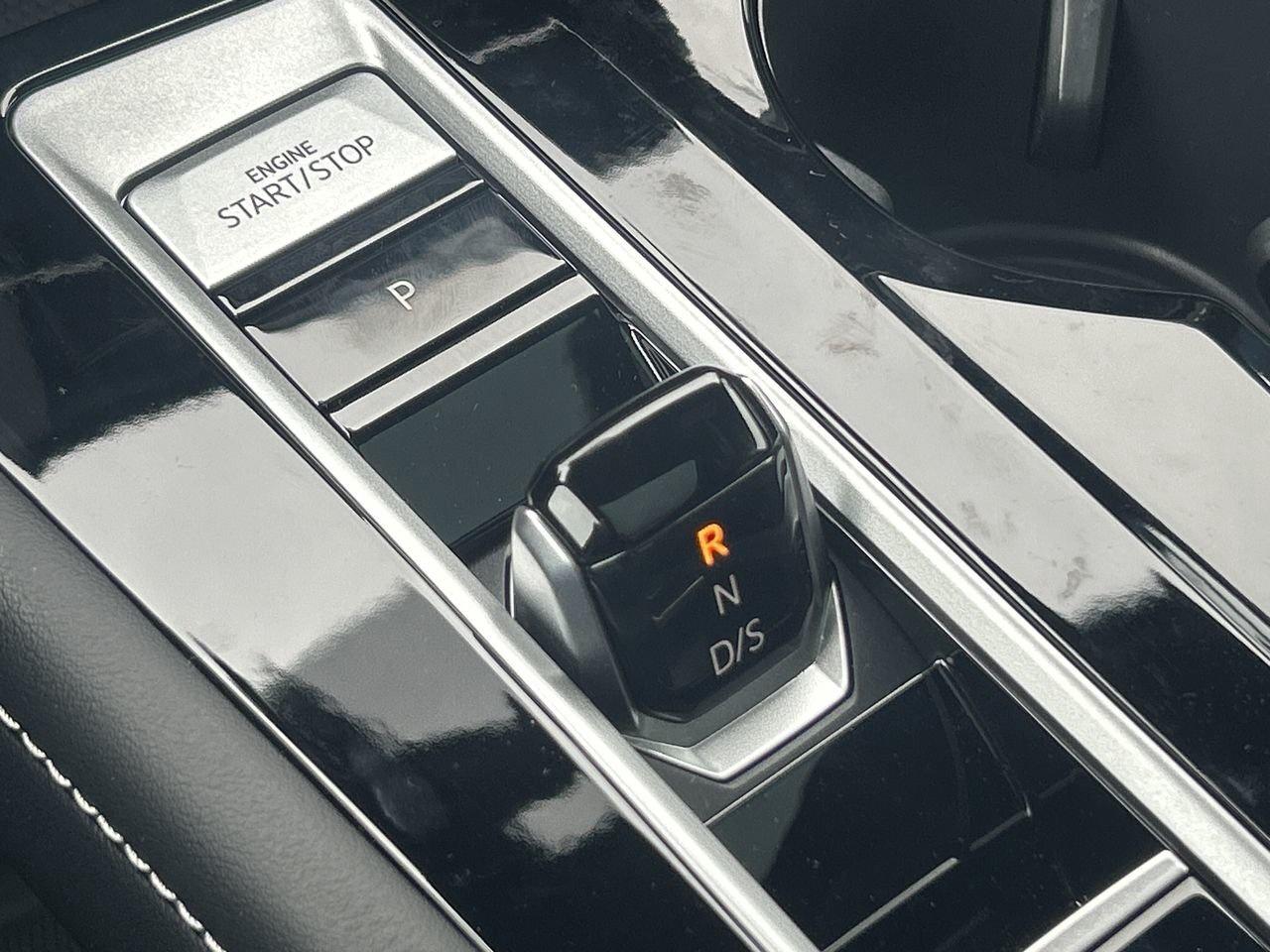 2024 Volkswagen Atlas Cross Sport Highline 2.0 TSI 4MOTION Tow Hitch  Panoramic Roof Photo