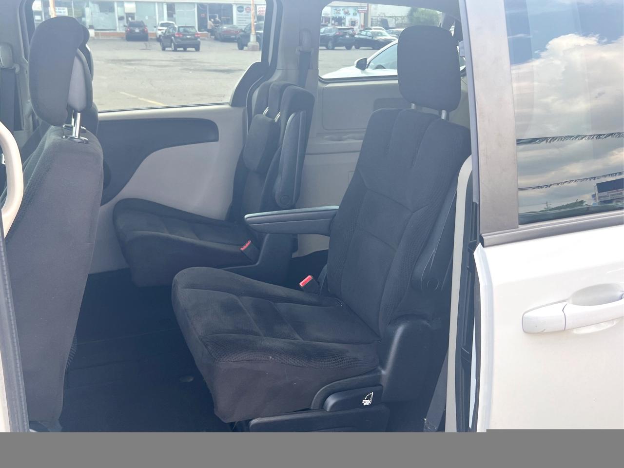 2016 Dodge Grand Caravan SXT CLEAN MUST SEE WE FINANCE ALL CREDIT APPLY NOW Photo