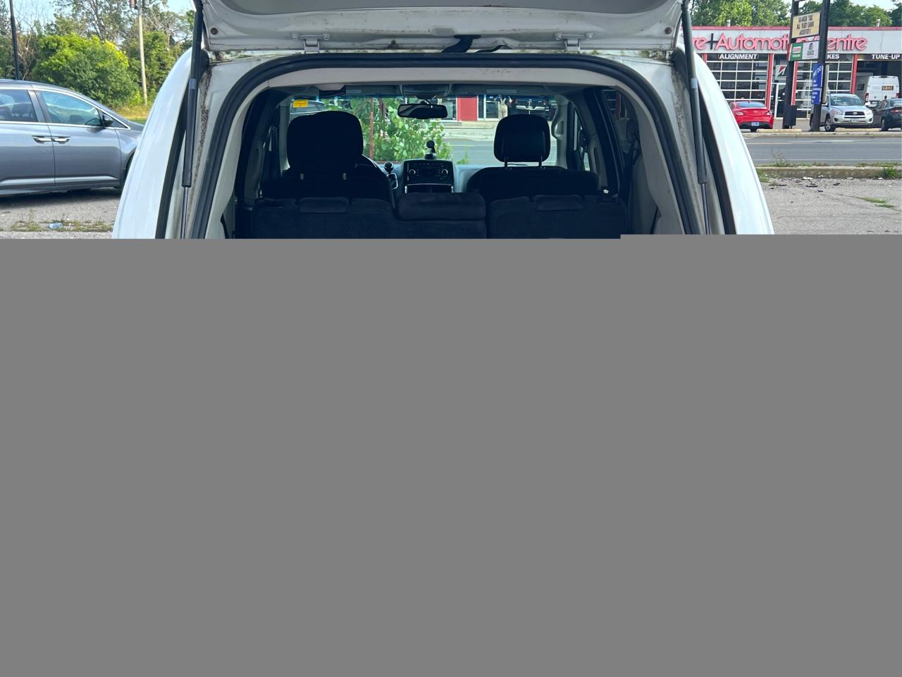 2016 Dodge Grand Caravan SXT CLEAN MUST SEE WE FINANCE ALL CREDIT APPLY NOW Photo