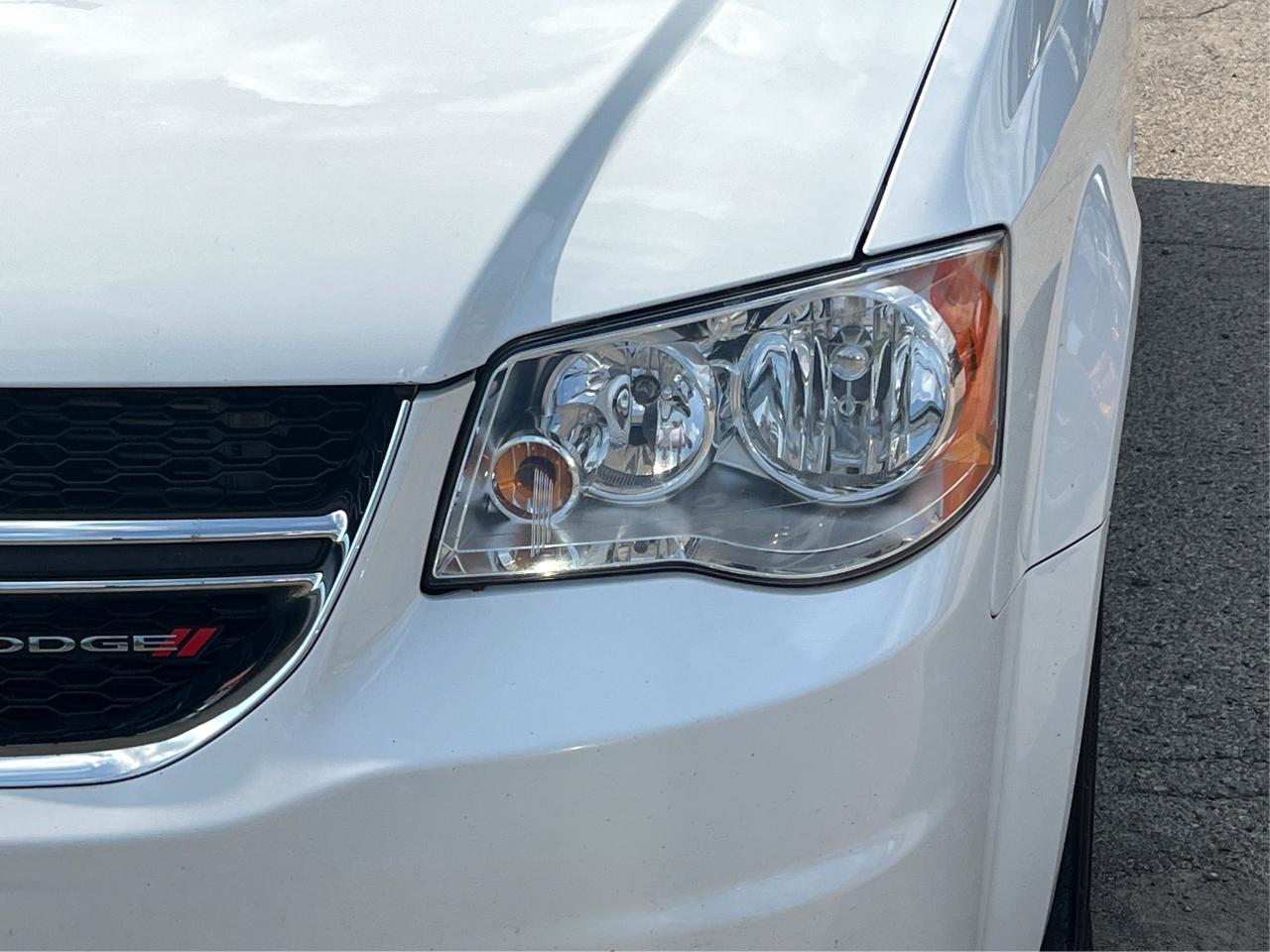 2016 Dodge Grand Caravan SXT CLEAN MUST SEE WE FINANCE ALL CREDIT APPLY NOW Photo