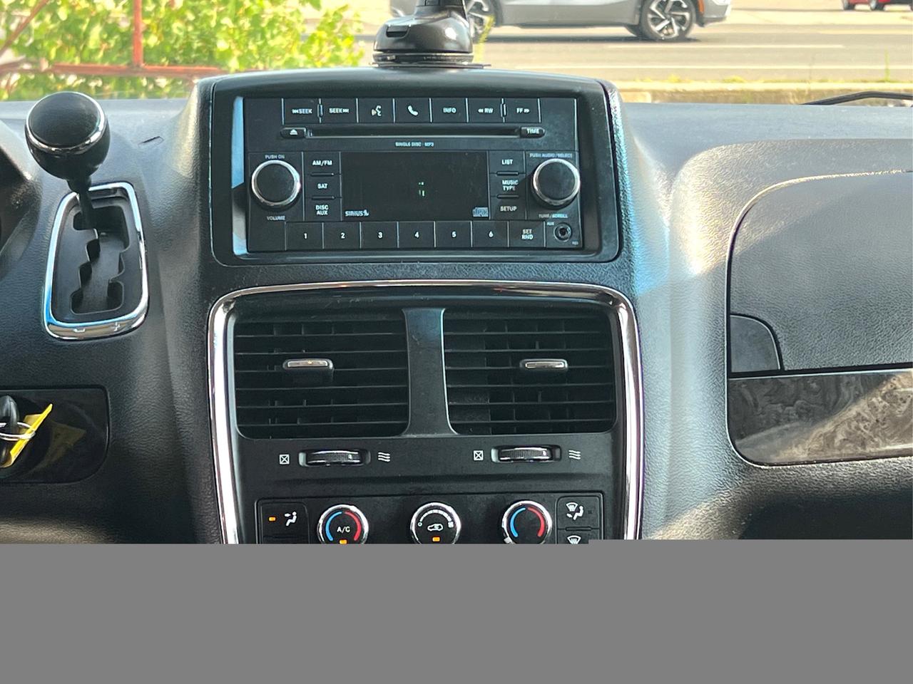 2016 Dodge Grand Caravan SXT CLEAN MUST SEE WE FINANCE ALL CREDIT APPLY NOW Photo