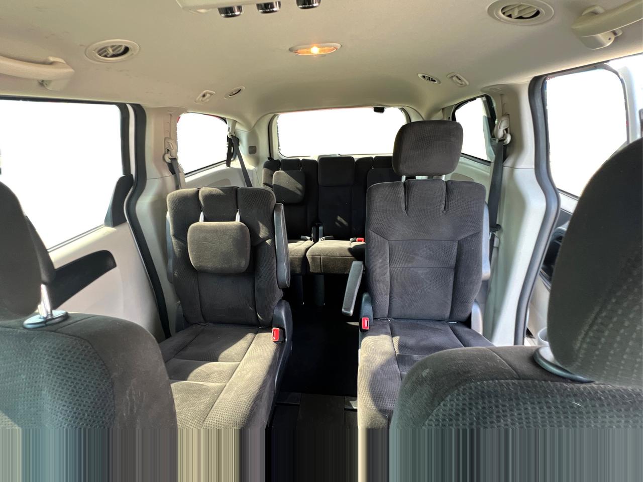 2016 Dodge Grand Caravan SXT CLEAN MUST SEE WE FINANCE ALL CREDIT APPLY NOW Photo