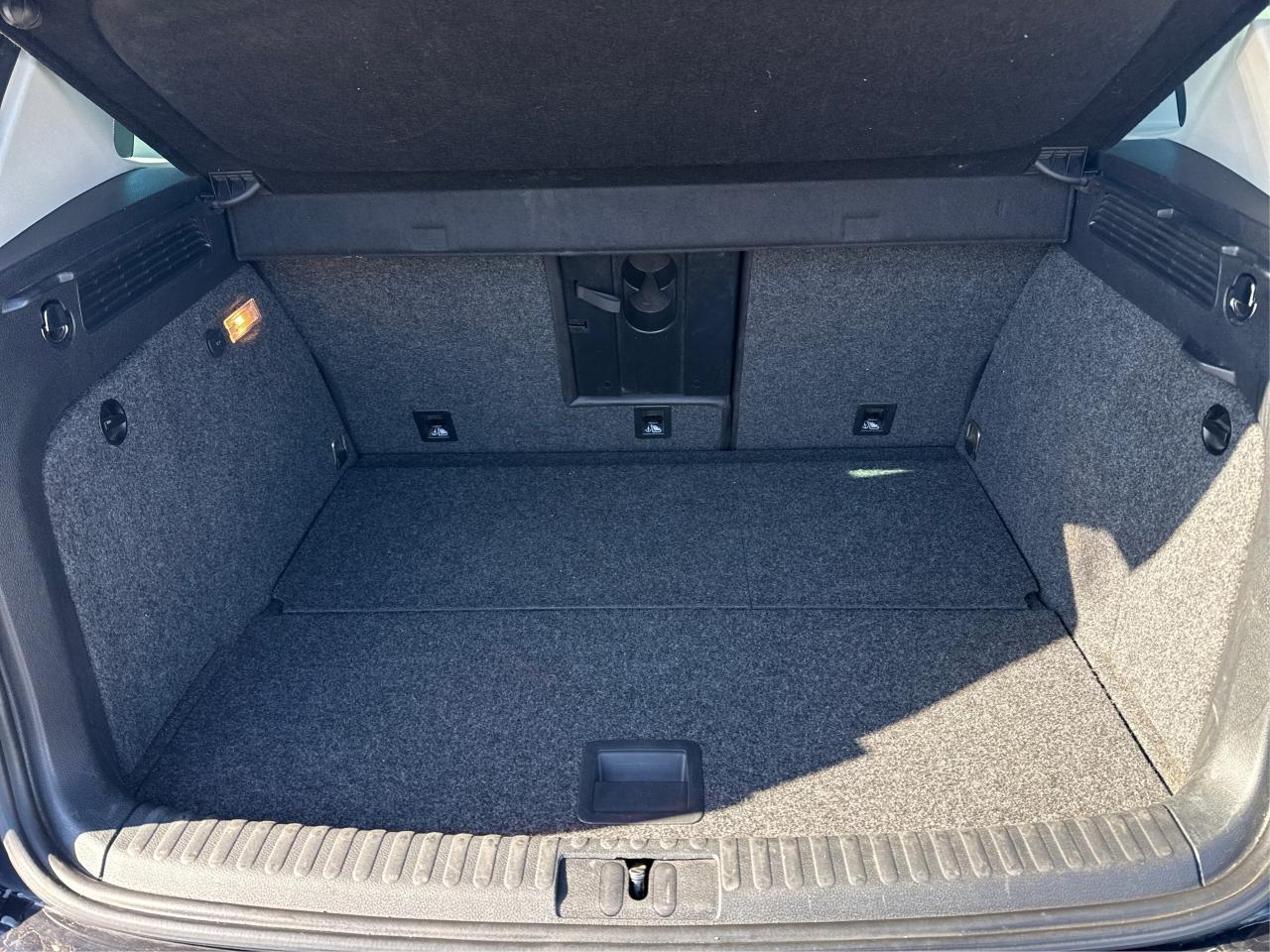 2017 Volkswagen Tiguan PANO ROOF HEATED SEATS CLEAN! WE FINANCE ALL CREDT Photo