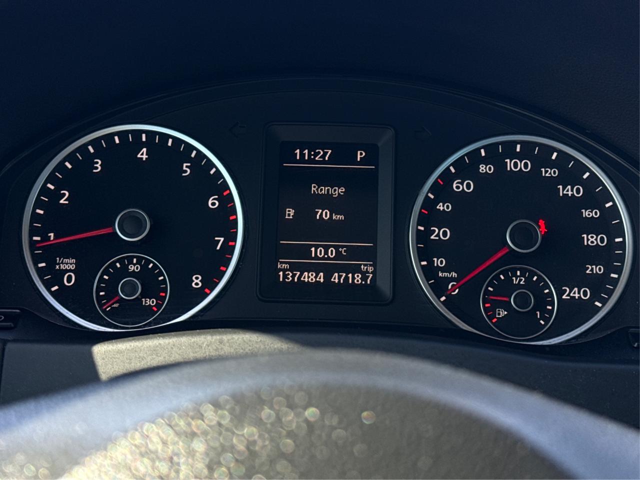 2017 Volkswagen Tiguan PANO ROOF HEATED SEATS CLEAN! WE FINANCE ALL CREDT Photo