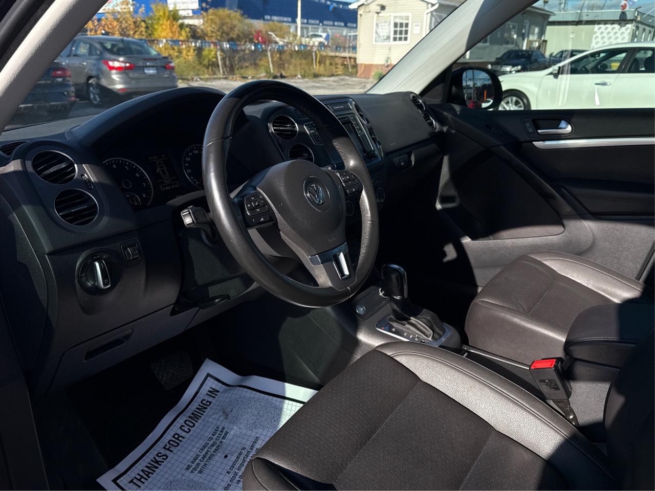 2017 Volkswagen Tiguan PANO ROOF HEATED SEATS CLEAN! WE FINANCE ALL CREDT Photo