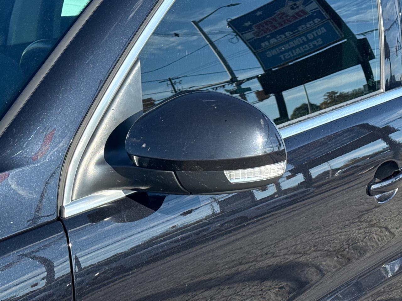 2017 Volkswagen Tiguan PANO ROOF HEATED SEATS CLEAN! WE FINANCE ALL CREDT Photo