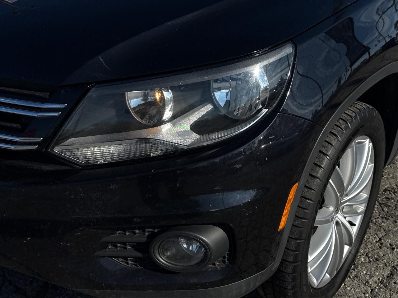 2017 Volkswagen Tiguan PANO ROOF HEATED SEATS CLEAN! WE FINANCE ALL CREDT Photo