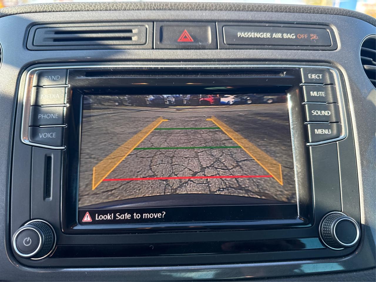 2017 Volkswagen Tiguan PANO ROOF HEATED SEATS CLEAN! WE FINANCE ALL CREDT Photo