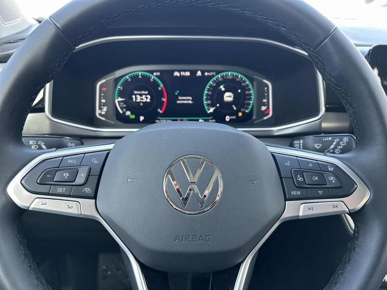 2025 Volkswagen Taos Comfortline Black Edition 4MOTION (LIMITED INVENTO Photo