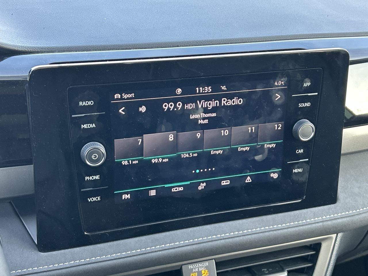 2025 Volkswagen Taos Comfortline Black Edition 4MOTION (LIMITED INVENTO Photo