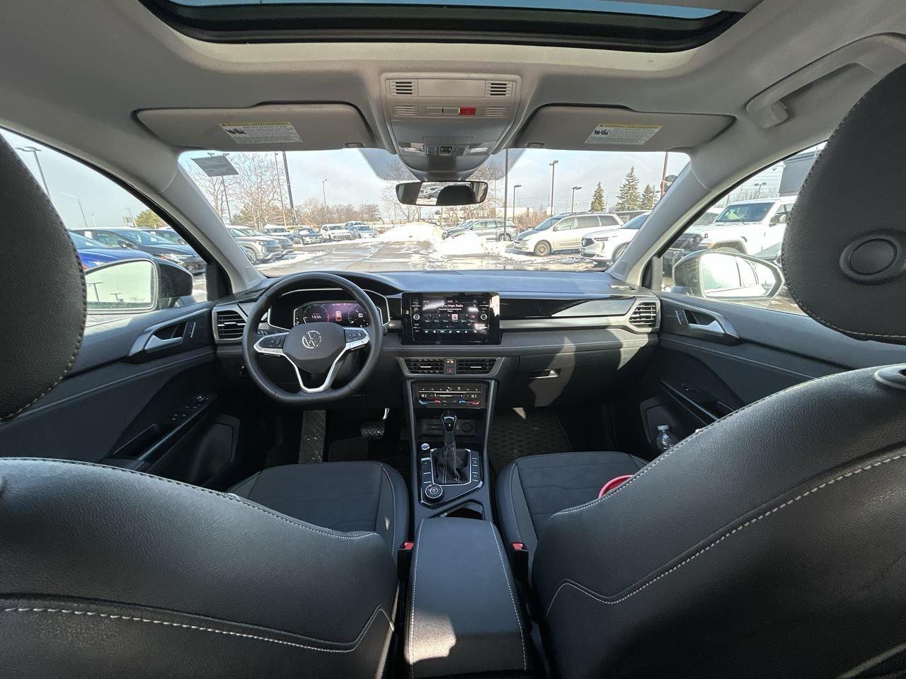 2025 Volkswagen Taos Comfortline Black Edition 4MOTION (LIMITED INVENTO Photo