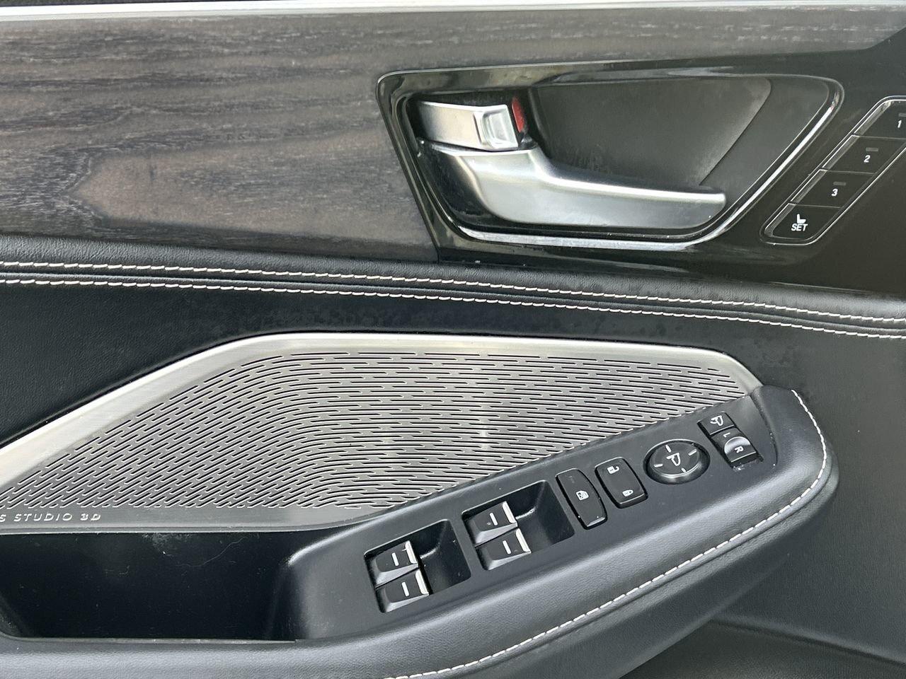 2022 Acura MDX SH-AWD at w/ Platinum Elite Pkg NEW TIRES & NEW BR Photo