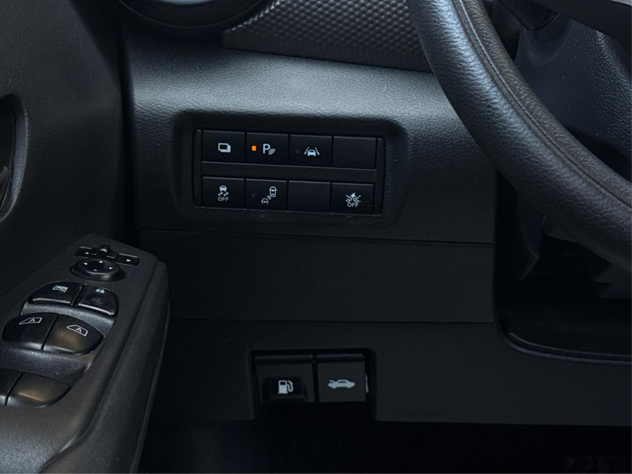 2020 Nissan Kicks BACK-UP CAMERA MINT WE FINANCE ALL CREDIT Photo