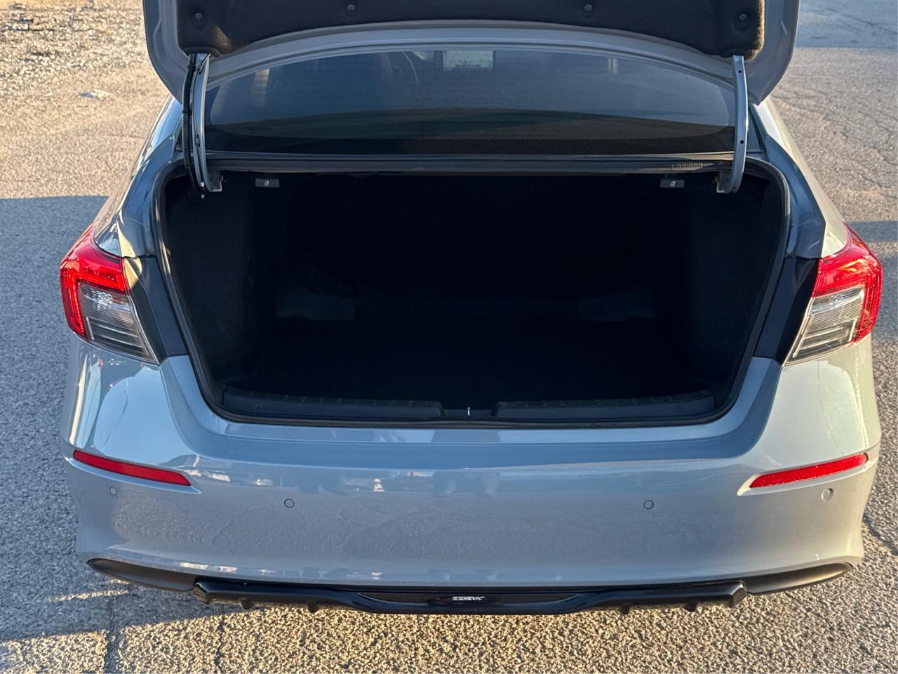 2022 Honda Civic Sedan NAV LEATHER SUNROOF LOADED! WE FINANCE ALL CREDIT Photo