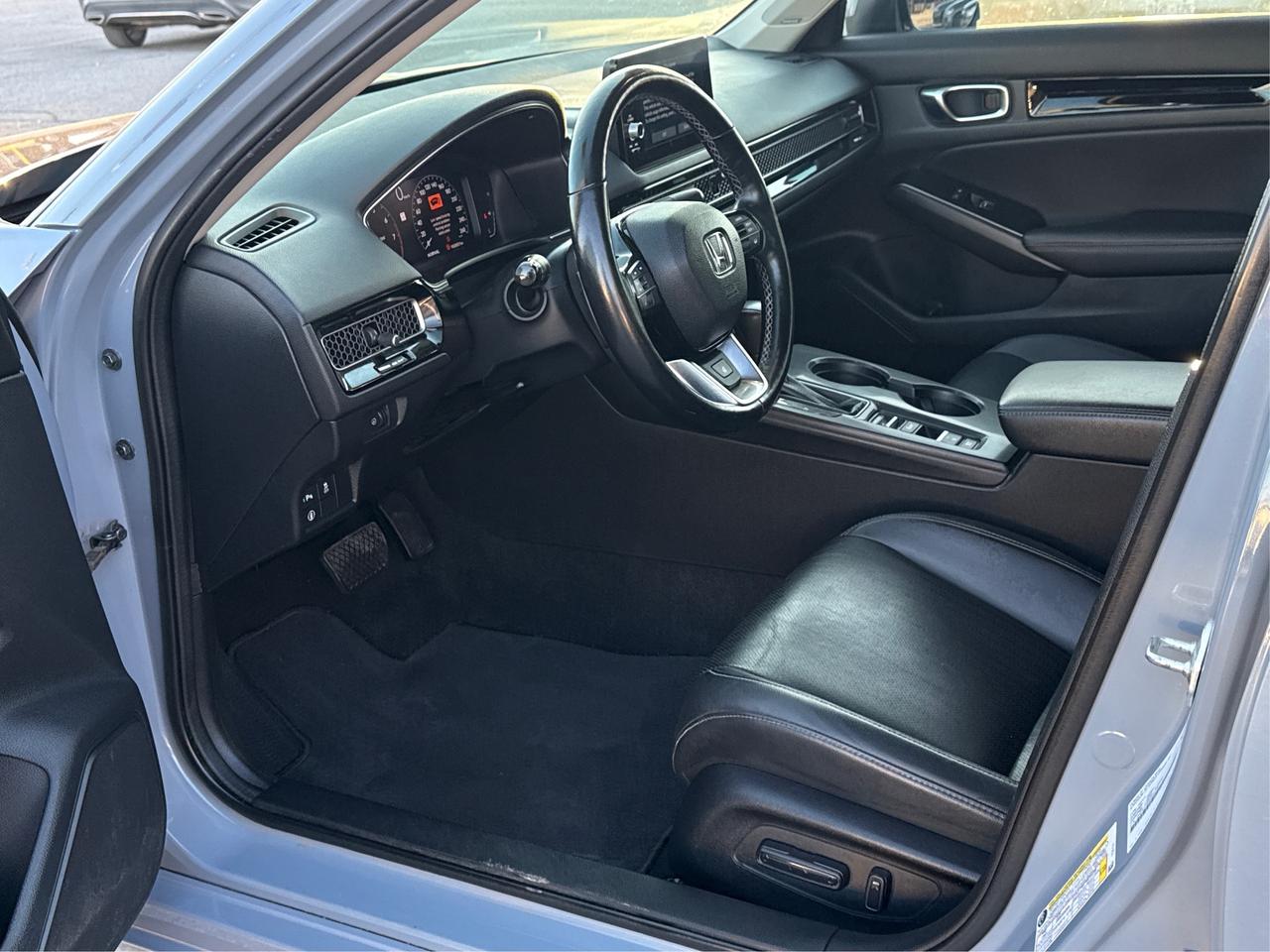 2022 Honda Civic Sedan NAV LEATHER SUNROOF LOADED! WE FINANCE ALL CREDIT Photo