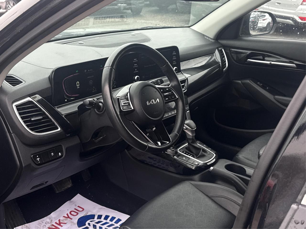 2024 Kia Seltos AWD NAV HEATED SEATS! WE FINANCE ALL CREDIT! Photo