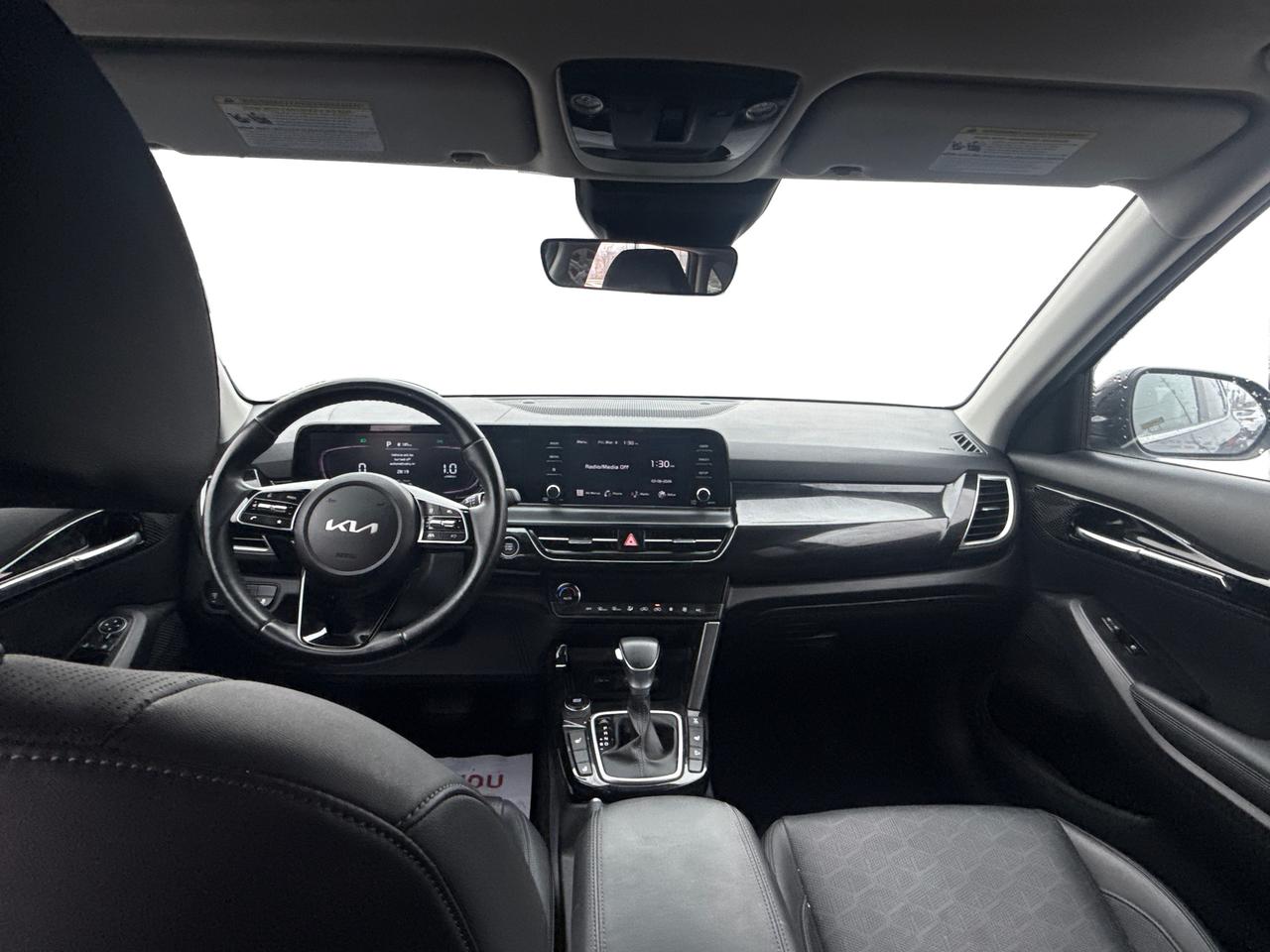 2024 Kia Seltos AWD NAV HEATED SEATS! WE FINANCE ALL CREDIT! Photo