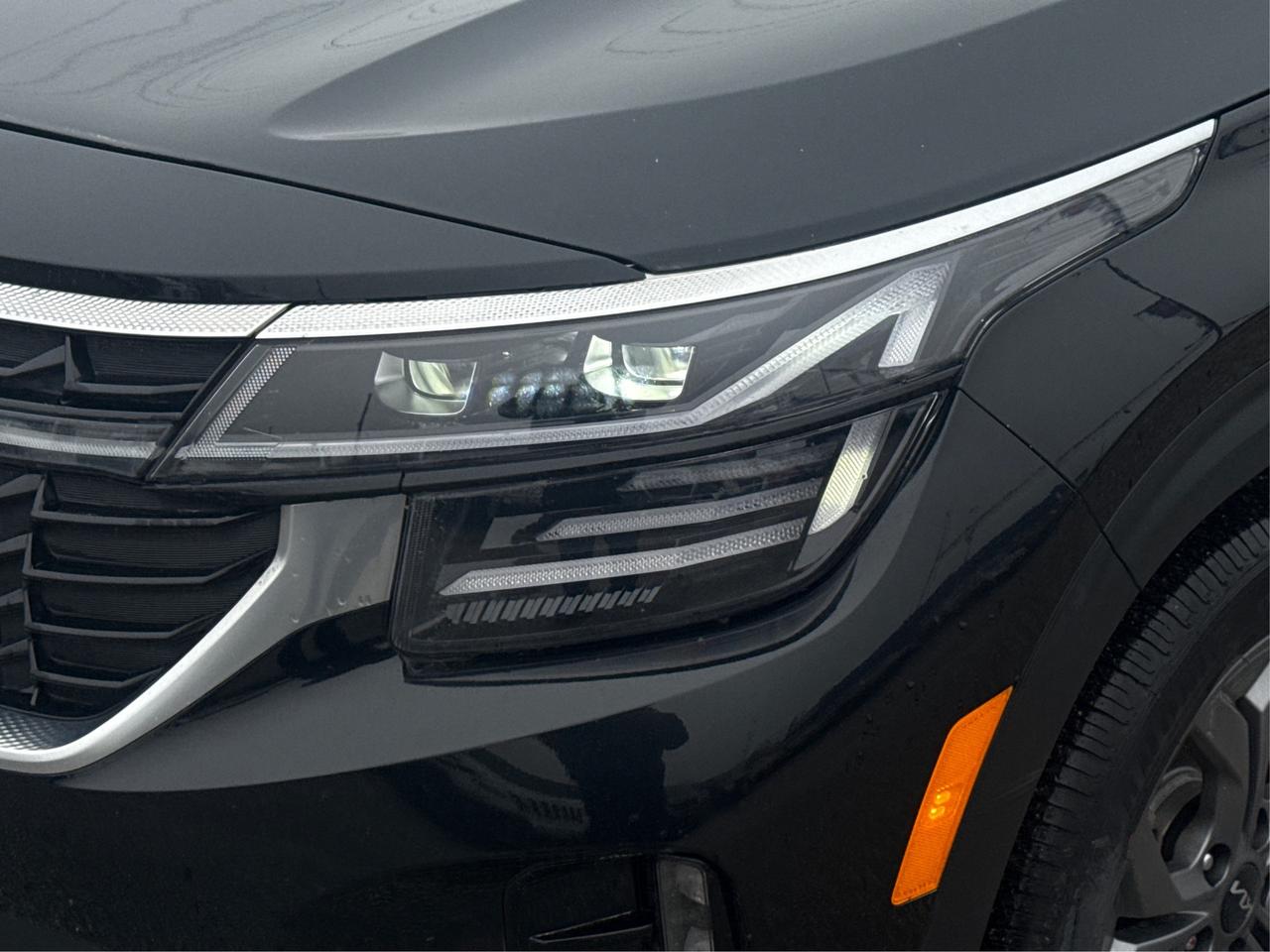 2024 Kia Seltos AWD NAV HEATED SEATS! WE FINANCE ALL CREDIT! Photo