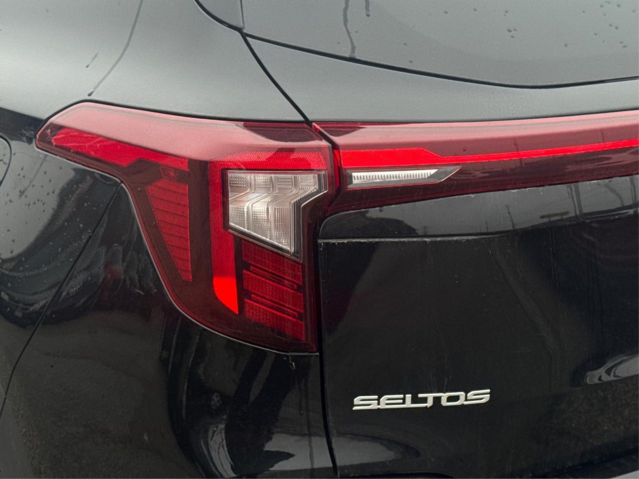 2024 Kia Seltos AWD NAV HEATED SEATS! WE FINANCE ALL CREDIT! Photo