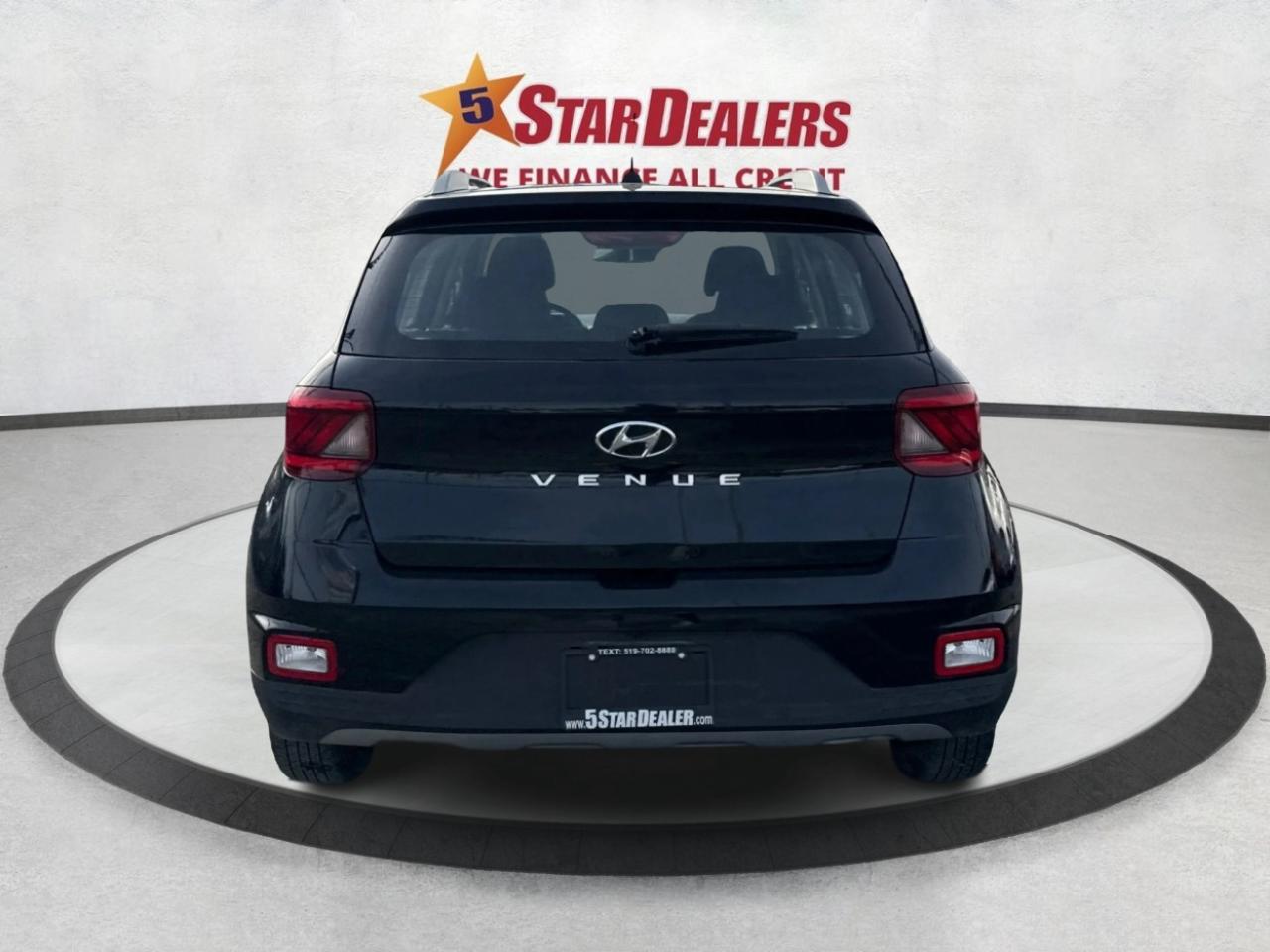 2024 Hyundai Venue POWER & HEATED SEATS LOW KMS WE FINANCE ALL CREDIT Photo