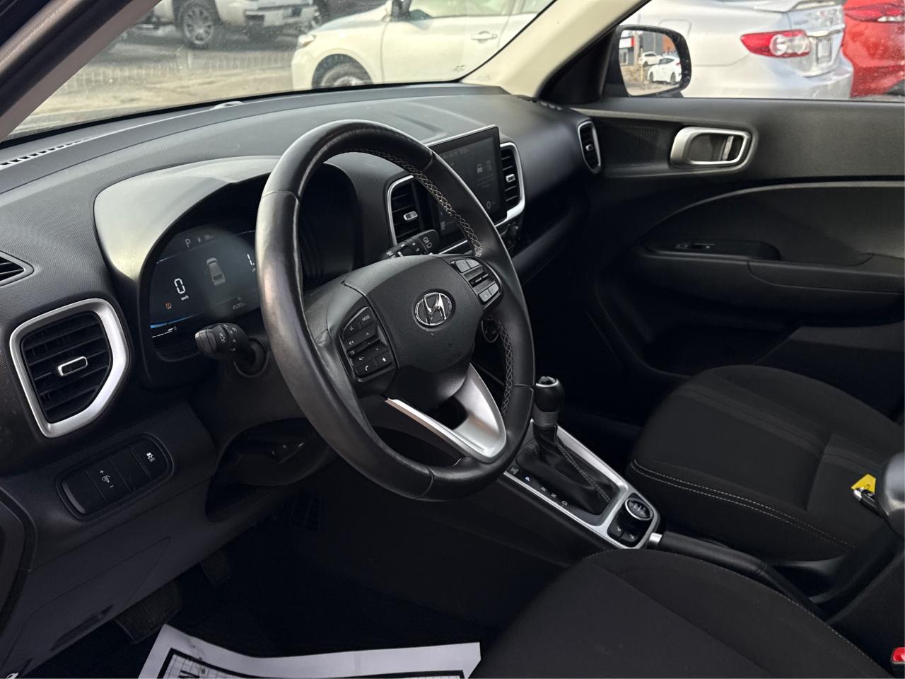 2024 Hyundai Venue POWER & HEATED SEATS LOW KMS WE FINANCE ALL CREDIT Photo