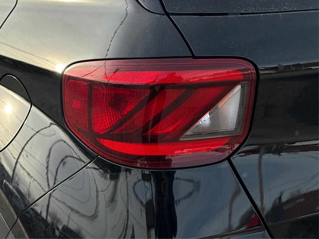 2024 Hyundai Venue POWER & HEATED SEATS LOW KMS WE FINANCE ALL CREDIT Photo