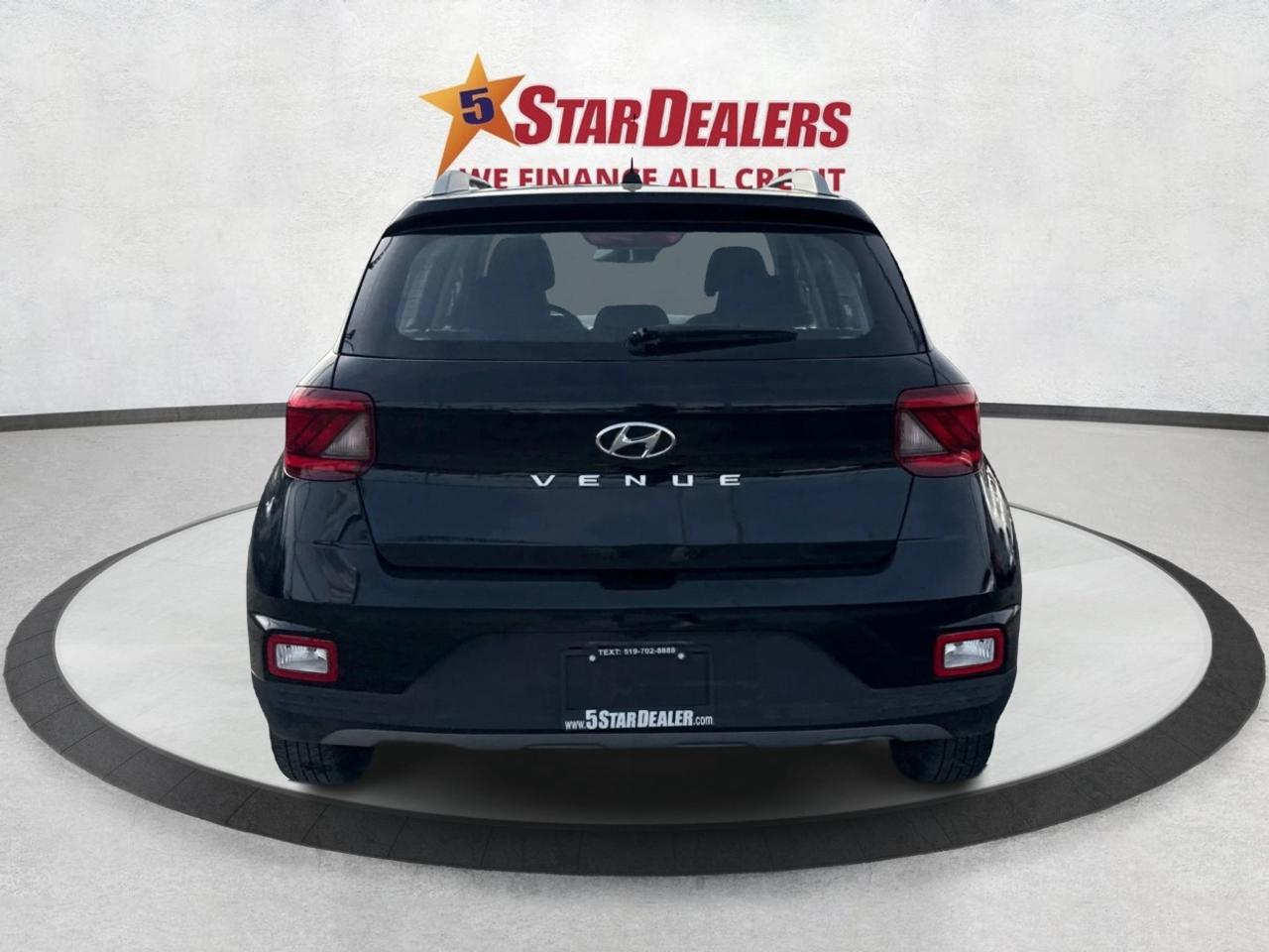 2024 Hyundai Venue POWER & HEATED SEATS LOW KMS WE FINANCE ALL CREDIT Photo