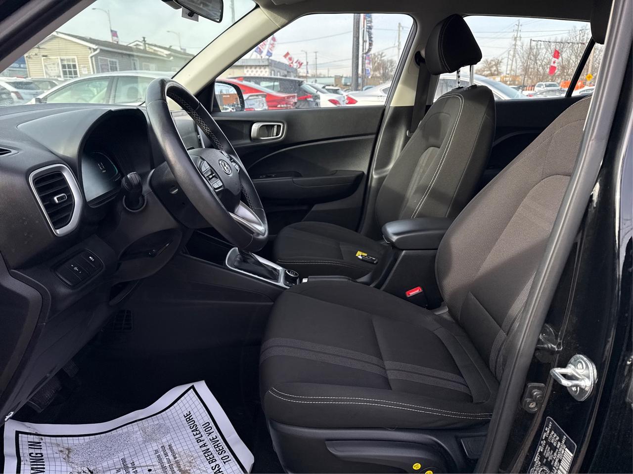 2024 Hyundai Venue POWER & HEATED SEATS LOW KMS WE FINANCE ALL CREDIT Photo