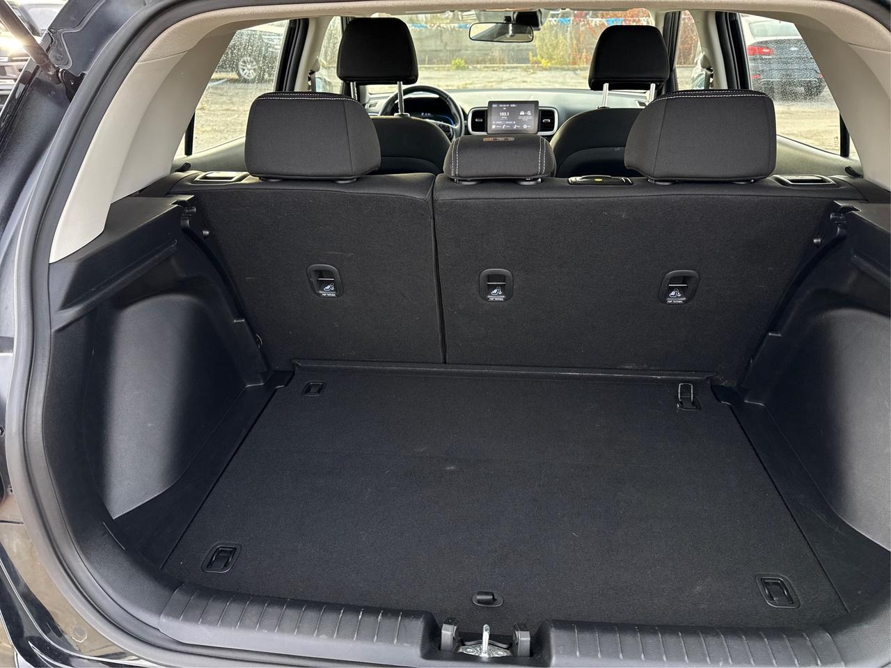 2024 Hyundai Venue POWER & HEATED SEATS LOW KMS WE FINANCE ALL CREDIT Photo