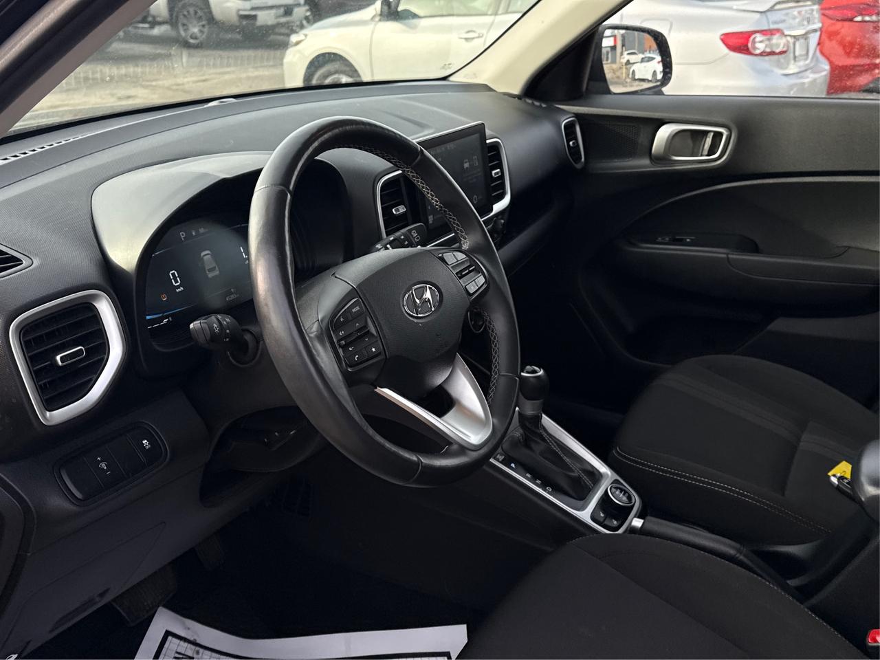 2024 Hyundai Venue POWER & HEATED SEATS LOW KMS WE FINANCE ALL CREDIT Photo