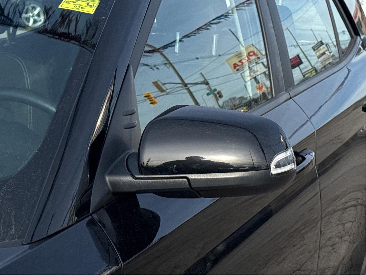 2024 Hyundai Venue POWER & HEATED SEATS LOW KMS WE FINANCE ALL CREDIT Photo