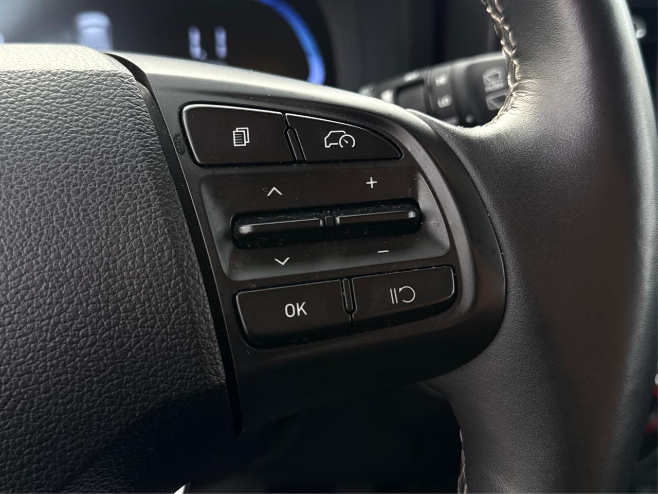 2024 Hyundai Venue POWER & HEATED SEATS LOW KMS WE FINANCE ALL CREDIT Photo