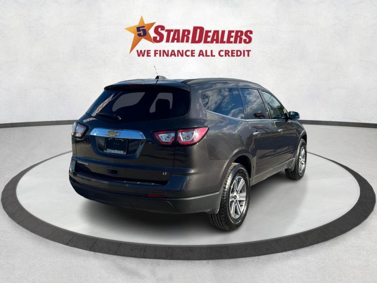 2017 Chevrolet Traverse LT w-2LT PANO 7 SEATS 1OWNER WE FINANCE ALL CREDIT Photo