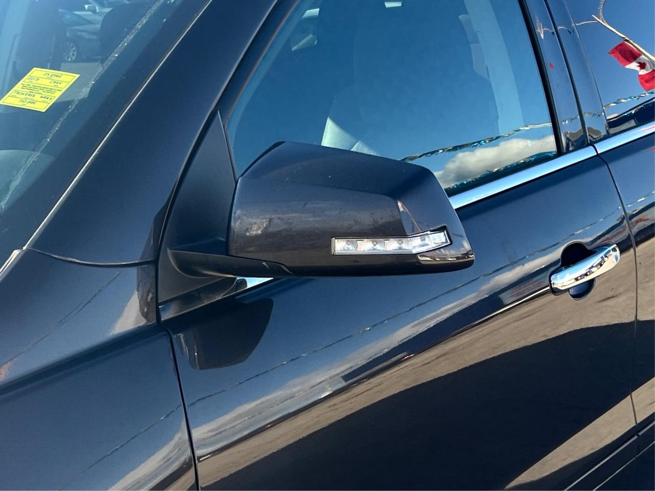 2017 Chevrolet Traverse LT w-2LT PANO 7 SEATS 1OWNER WE FINANCE ALL CREDIT Photo