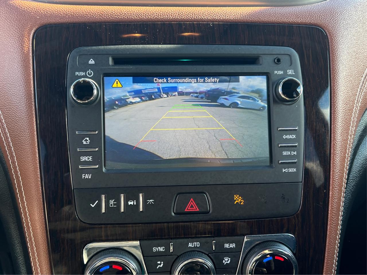 2017 Chevrolet Traverse LT w-2LT PANO 7 SEATS 1OWNER WE FINANCE ALL CREDIT Photo