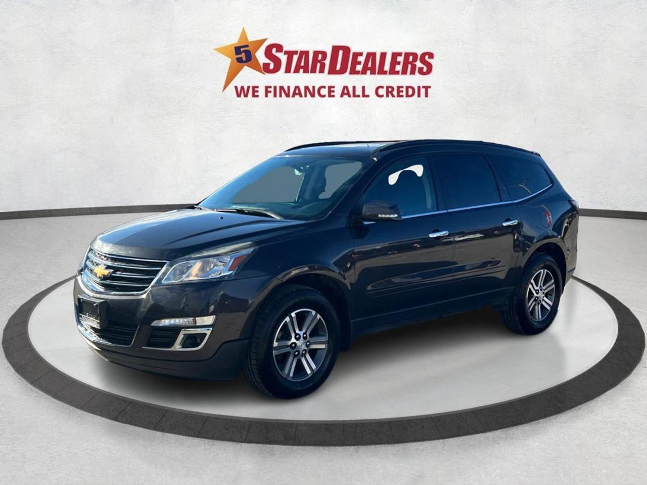 2017 Chevrolet Traverse LT w-2LT PANO 7 SEATS 1OWNER WE FINANCE ALL CREDIT Photo2