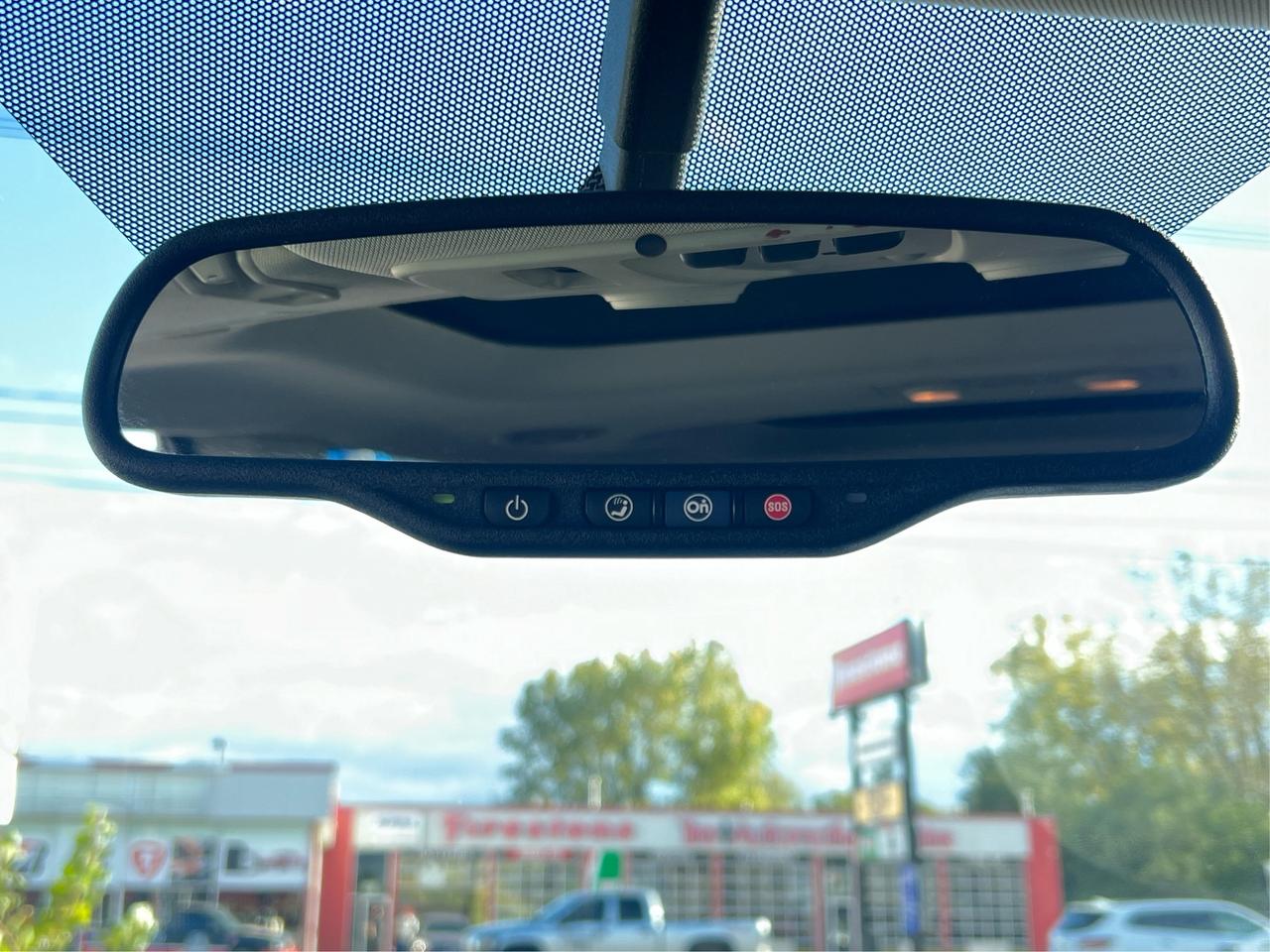 2017 Chevrolet Traverse LT w-2LT PANO 7 SEATS 1OWNER WE FINANCE ALL CREDIT Photo