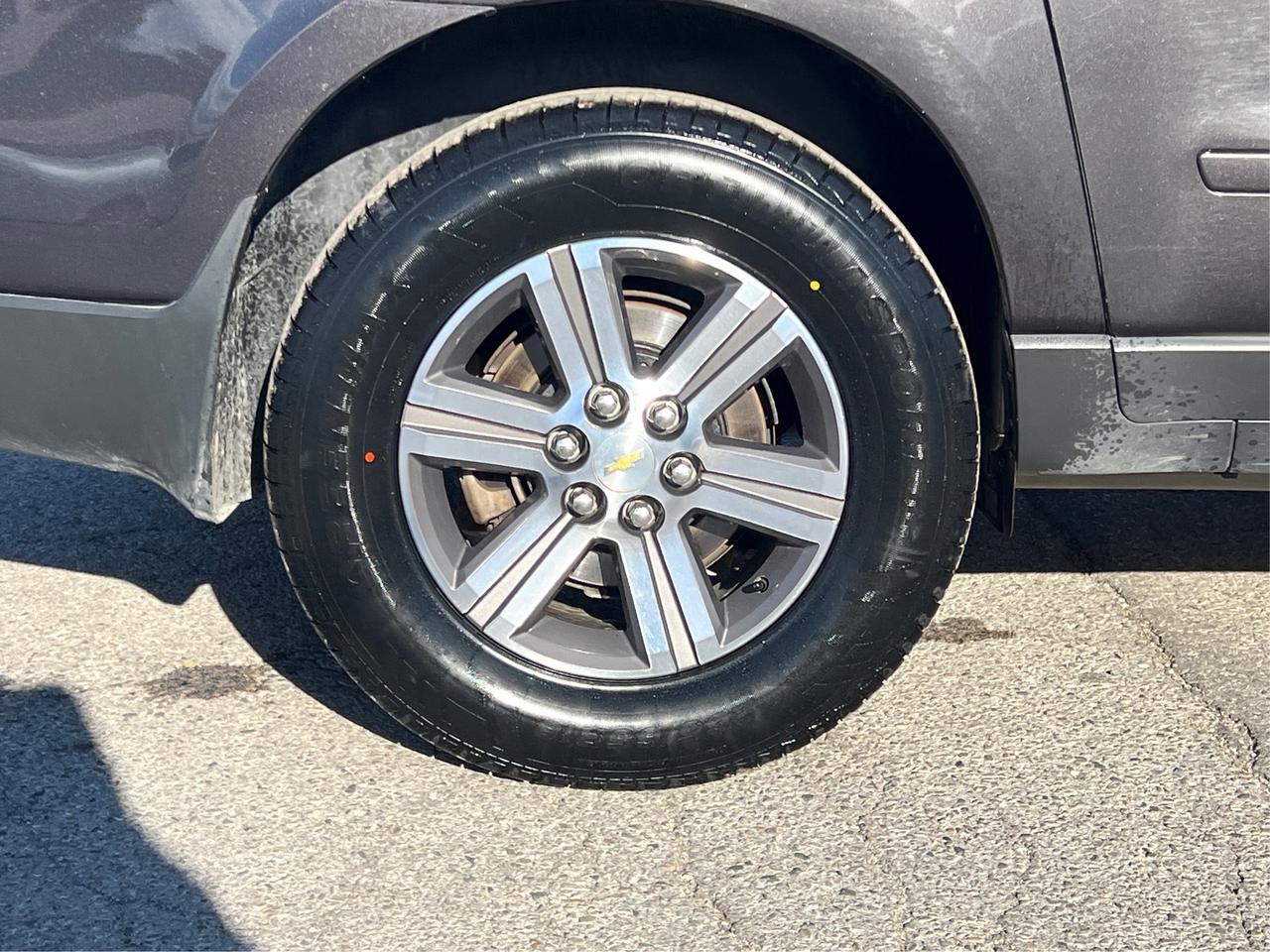 2017 Chevrolet Traverse LT w-2LT PANO 7 SEATS 1OWNER WE FINANCE ALL CREDIT Photo