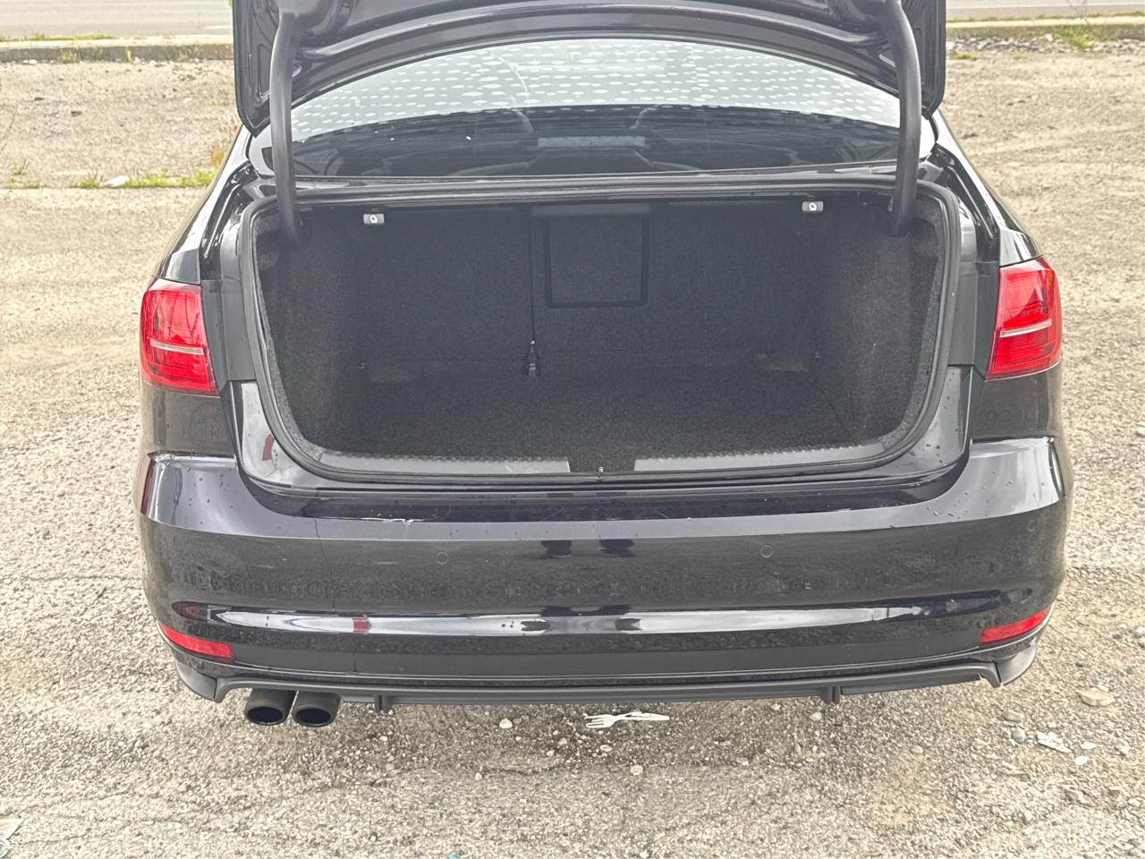 2017 Volkswagen Jetta Sedan NAV LEATHER SUNROOF LOADED! WE FINANCE ALL CREDIT Photo