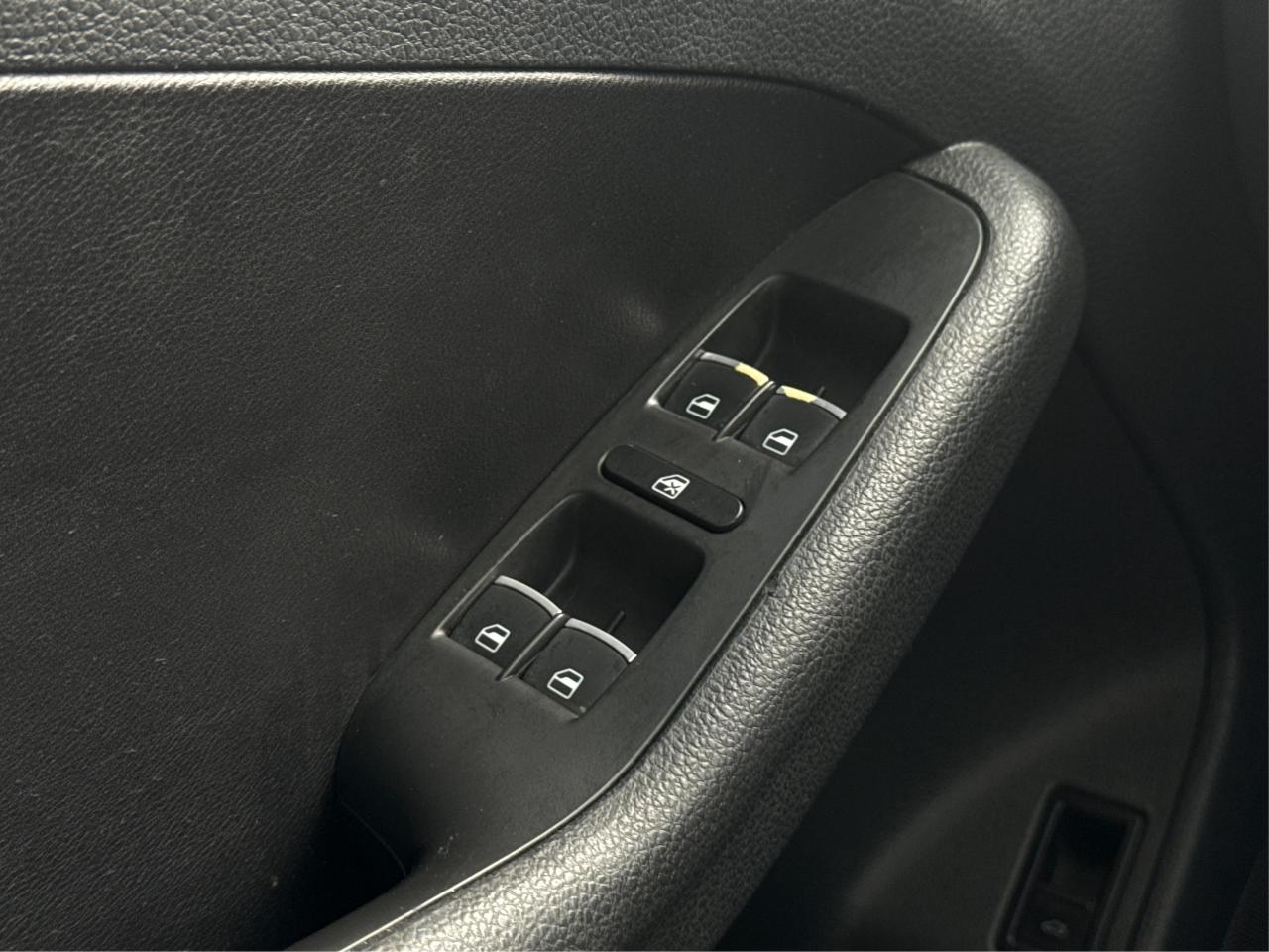 2017 Volkswagen Jetta Sedan NAV LEATHER SUNROOF LOADED! WE FINANCE ALL CREDIT Photo