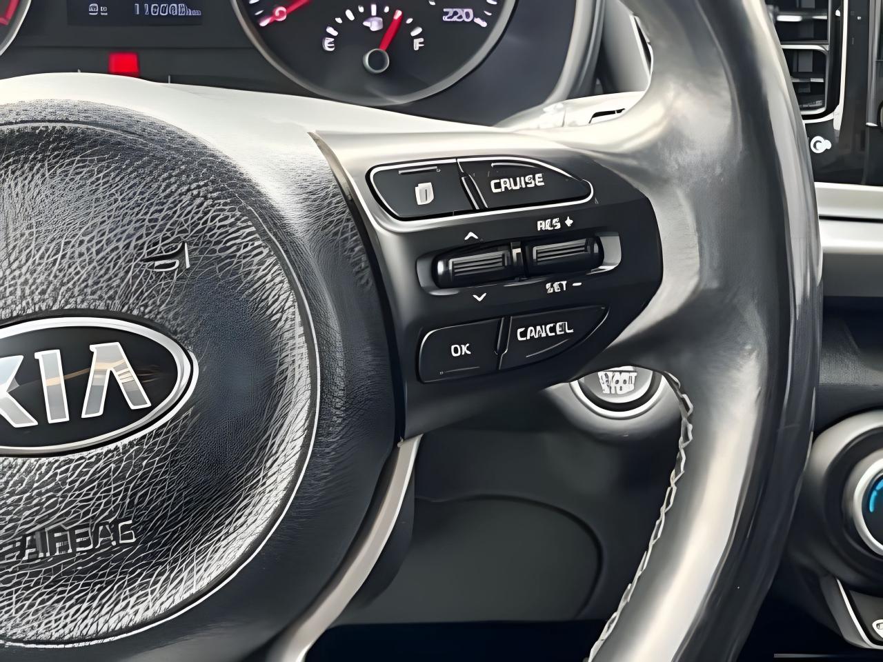 2019 Kia Rio 5-door SPORT SUNROOF LOADED MINT! WE FINANCE ALL CREDIT! Photo