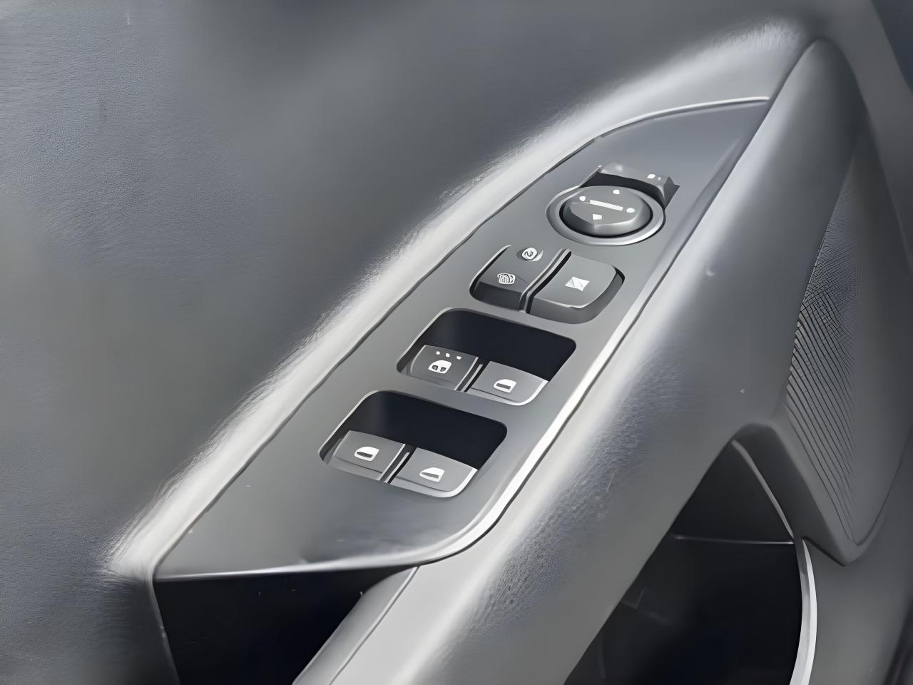 2019 Kia Rio 5-door SPORT SUNROOF LOADED MINT! WE FINANCE ALL CREDIT! Photo