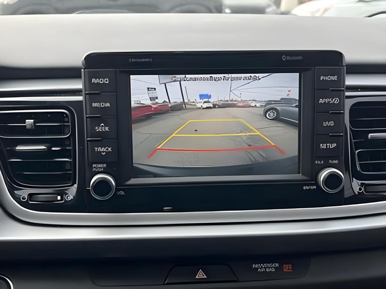 2019 Kia Rio 5-door SPORT SUNROOF LOADED MINT! WE FINANCE ALL CREDIT! Photo